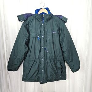 Patagonia winter coat green with blue accents vintage size large